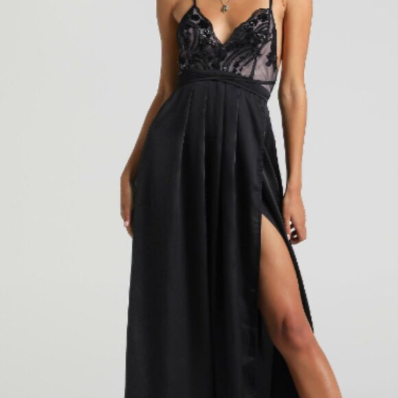 Showpo. studded black halter strap satin maxi slip dress, plunge neck, Sz: US 4 - Picture 3 of 11